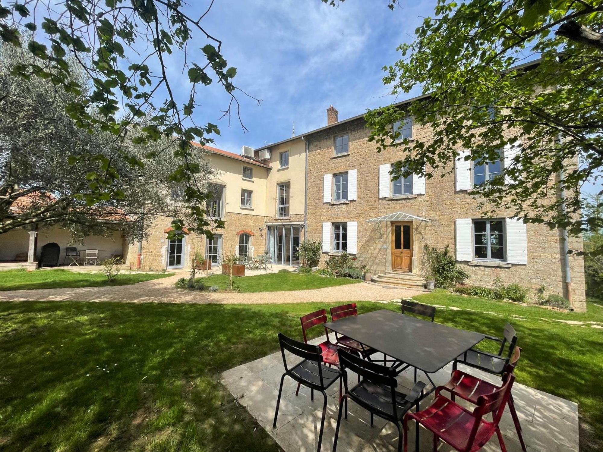 La Maison Des Monts D'Or Saint-Germain-au-Mont-d'Or Bagian luar foto